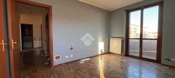 4 rooms House in Novara, Italy No. 53253 14