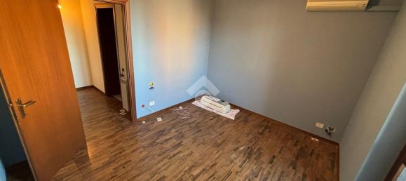 4 rooms House in Novara, Italy No. 53253 19