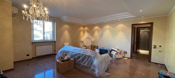 4 rooms House in Novara, Italy No. 53253 2
