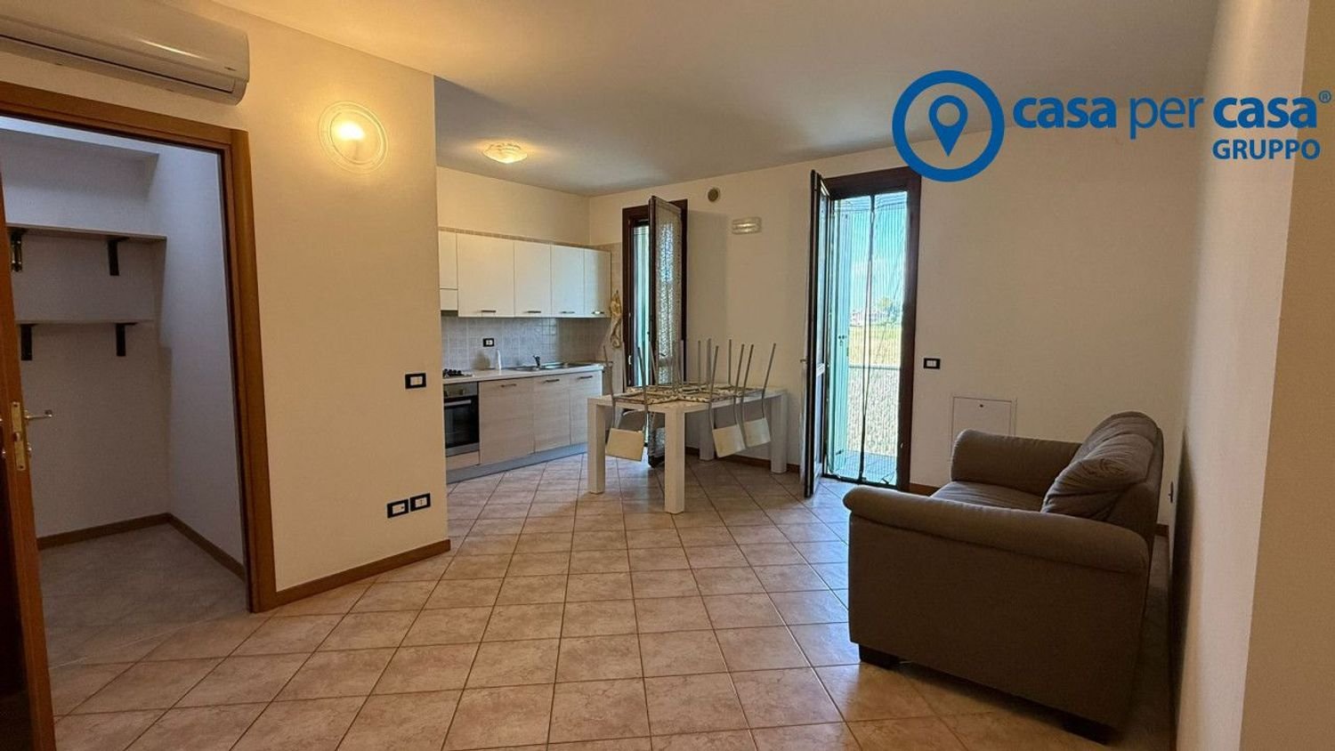 Apartamento de 3 dormitorios en Rovigo, Italy No. 393933