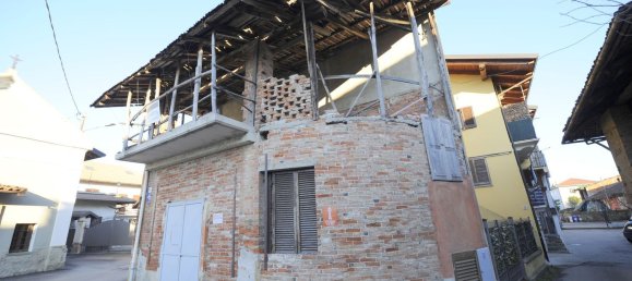 6 rooms House in Avigliana, Italy No. 70270 11