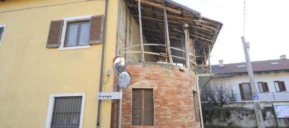 6 rooms House in Avigliana, Italy No. 70270 3