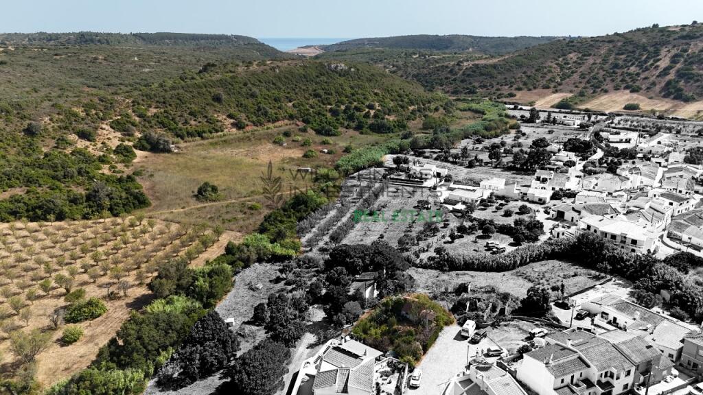 4 bedrooms Land in Budens, Portugal No. 278821