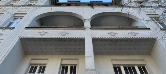 Edificio de 6 dormitorios en Lichtenberg, Germany No. 224788 3