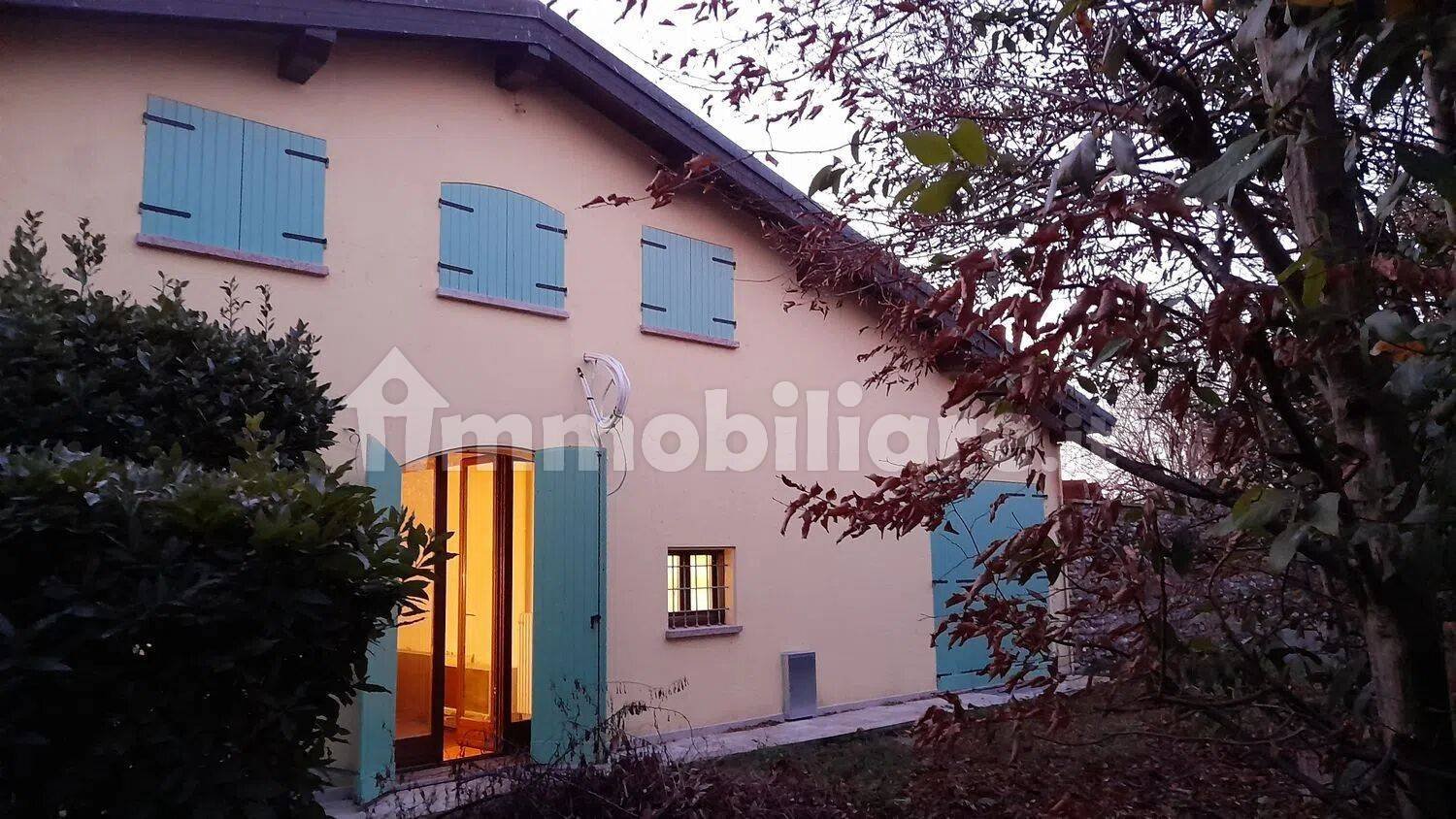 Villa de 5 dormitorios en Goito, Italy No. 354854