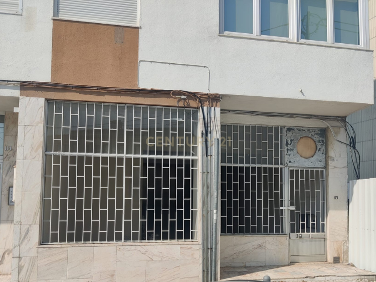 1 bedroom Commercial property in Almada, Portugal No. 231697