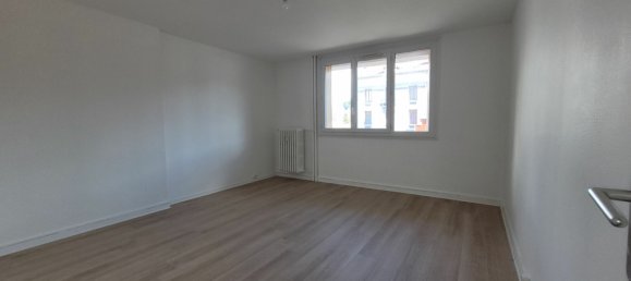3 chambres Appartement à Saint-Étienne, France No. 190006 2