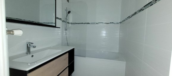 3 chambres Appartement à Saint-Étienne, France No. 190006 5