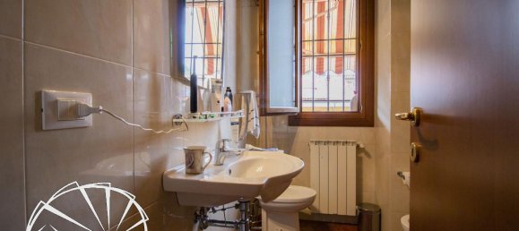 4 rooms House in Poggio a Caiano, Italy No. 19265 13