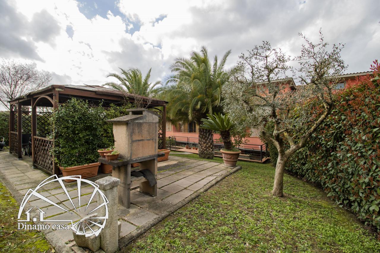 4 rooms House in Poggio a Caiano, Italy No. 19265