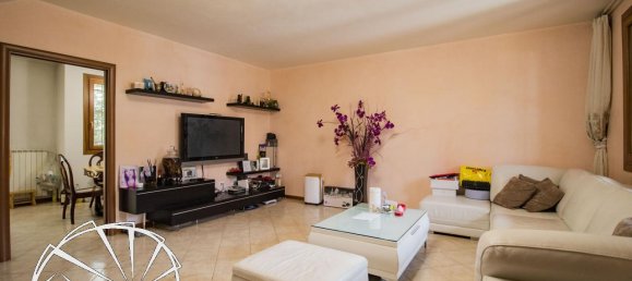 4 rooms House in Poggio a Caiano, Italy No. 19265 6