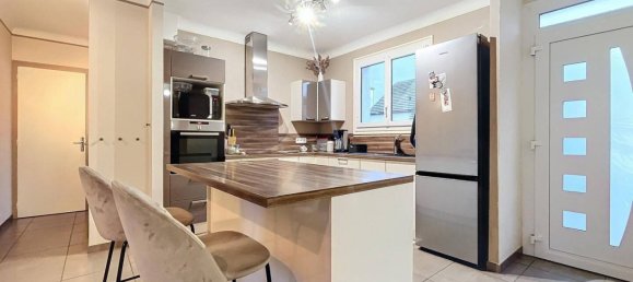 3 bedrooms House in Chartres, France No. 42902 5