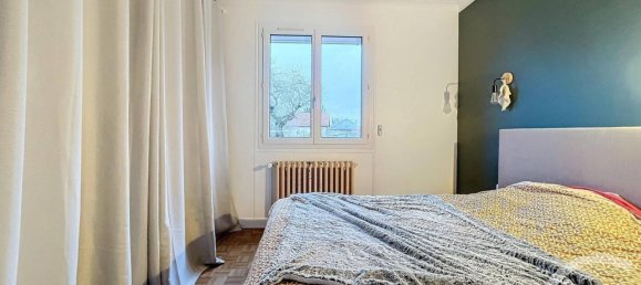 3 bedrooms House in Chartres, France No. 42902 7