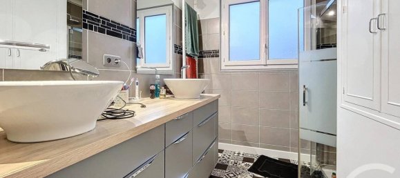 3 bedrooms House in Chartres, France No. 42902 10