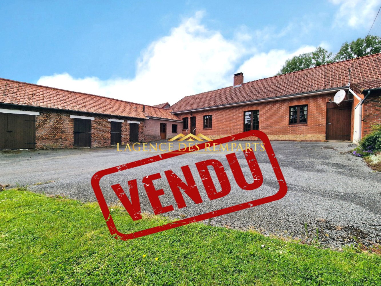 Casa de 3 dormitorios en Montreuil, France No. 59754