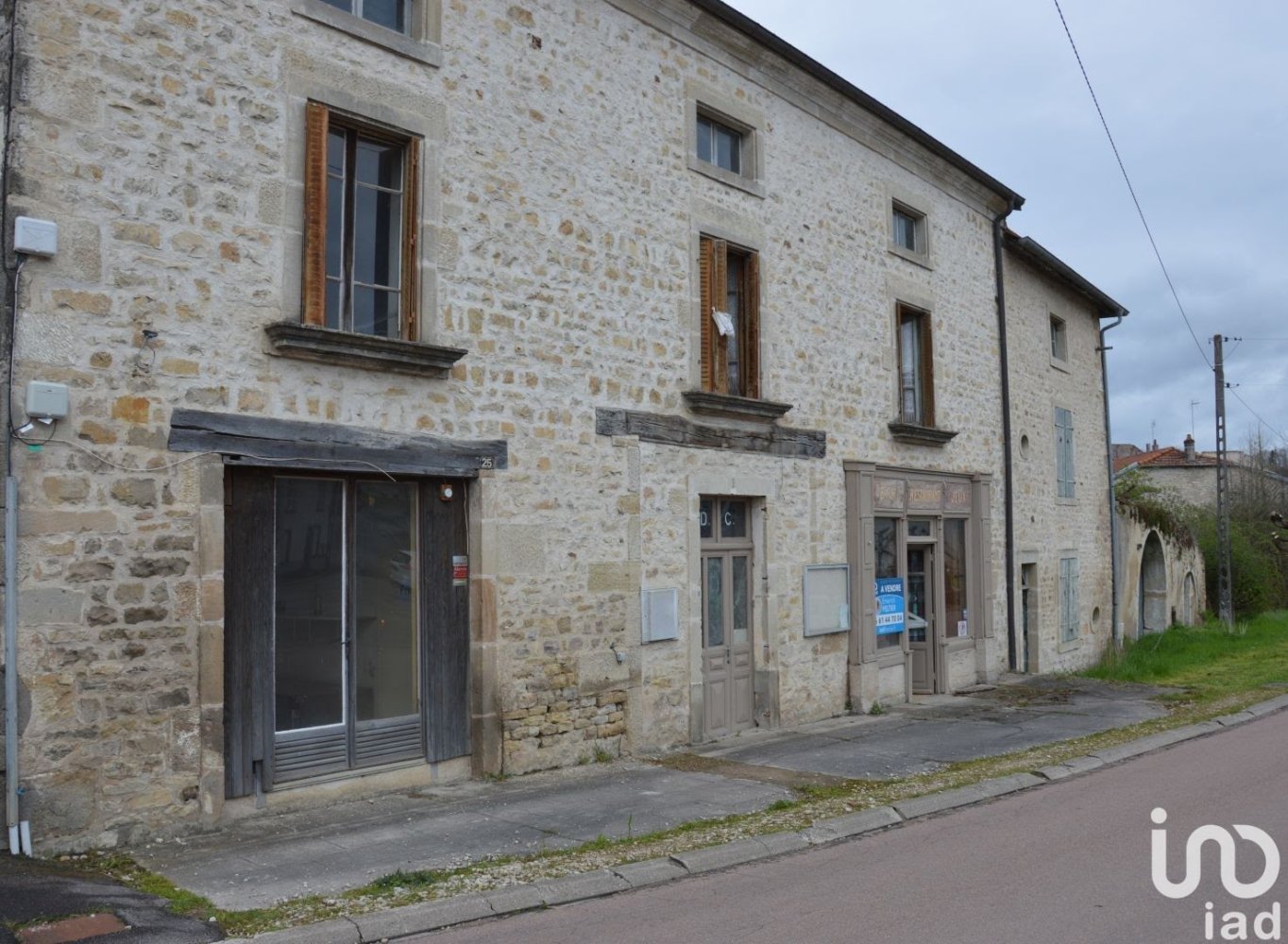 Gewerbliche Immobilie in Senaide, France 291m², Nr. 79091