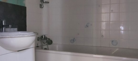 7-Zimmer Stadthaus in Meillant, France, Nr. 215037 5