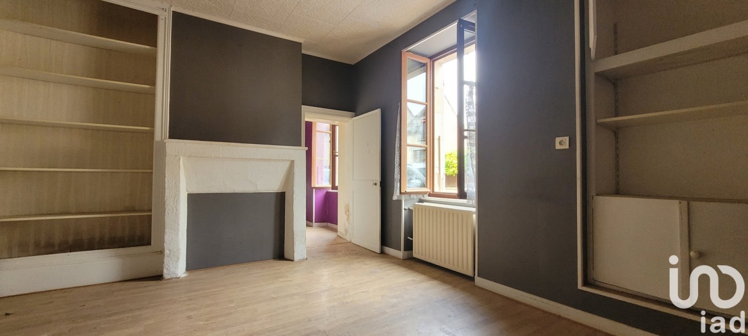 7-Zimmer Stadthaus in Meillant, France, Nr. 215037