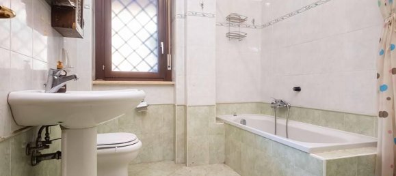 2 rooms Apartment in Sant'Angelo Romano, Italy No. 32531 12