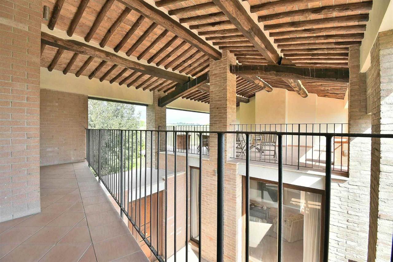 6 rooms Apartment in Siena, Italy No. 86663