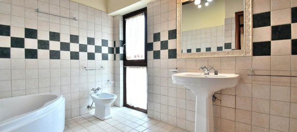 6 rooms Apartment in Siena, Italy No. 86663 17