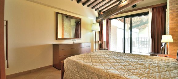 6 rooms Apartment in Siena, Italy No. 86663 10