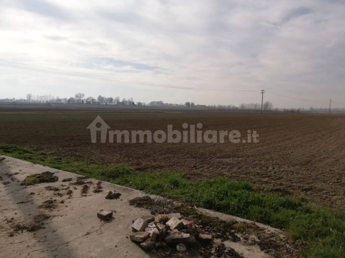 189000m² Land in Curtatone, Italy No. 355705