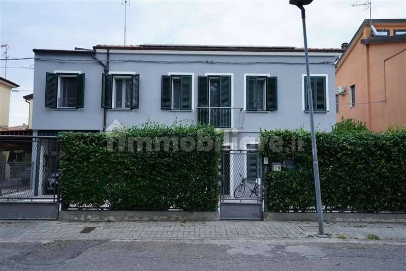 4 bedrooms House in Ferrara, Italy No. 378567