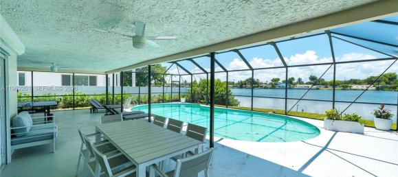 3 dormitorios villa en alquiler en Miami, Miami-Dade, Florida, USA № 615559 4