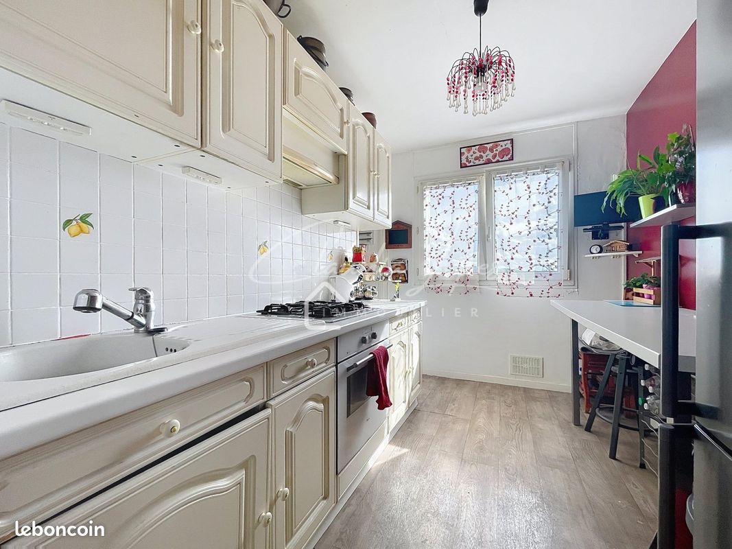 3 bedrooms Apartment in Saint-Gratien, France No. 327935