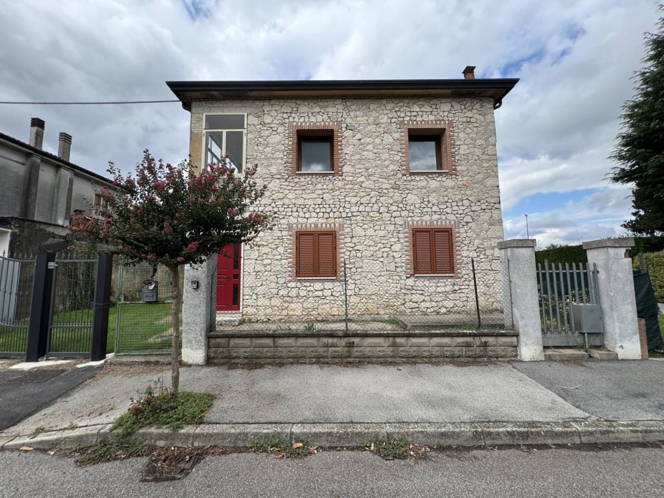 4 rooms House in Pojana Maggiore, Italy No. 374146