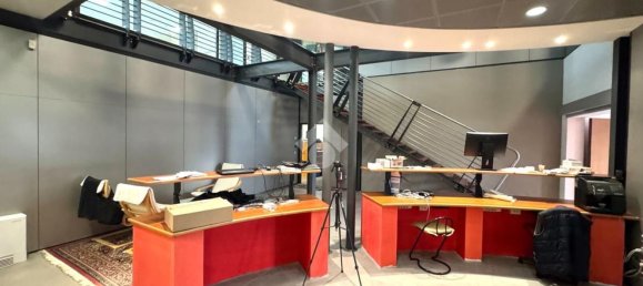 800m² Warehouse in Loreggia, Italy No. 61162 19