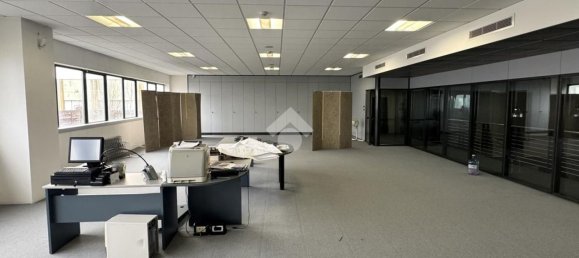 800m² Warehouse in Loreggia, Italy No. 61162 5