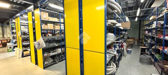 800m² Warehouse in Loreggia, Italy No. 61162 8