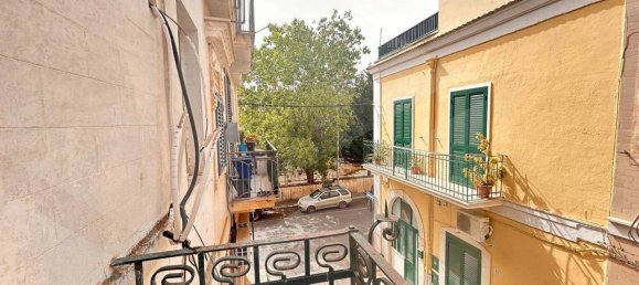 Casa de 2 habitaciónes en Grumo Appula, Italy No. 27787 9