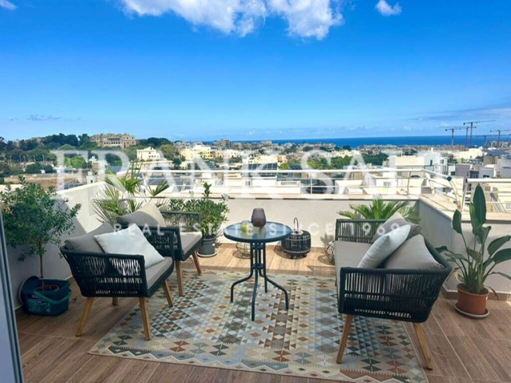 2 bedrooms Penthouse in Swieqi, Malta No. 4205
