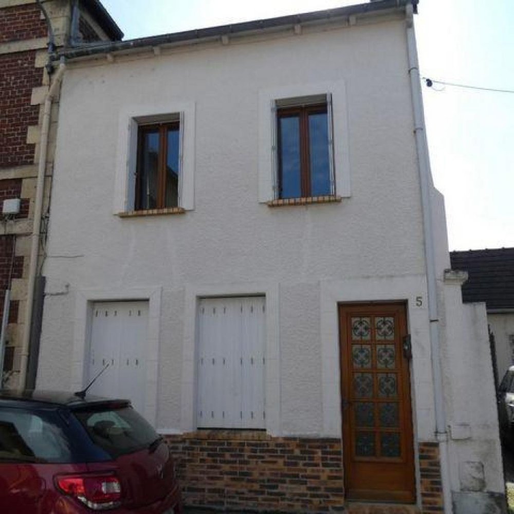 2 bedrooms House in Noyon, France No. 12184