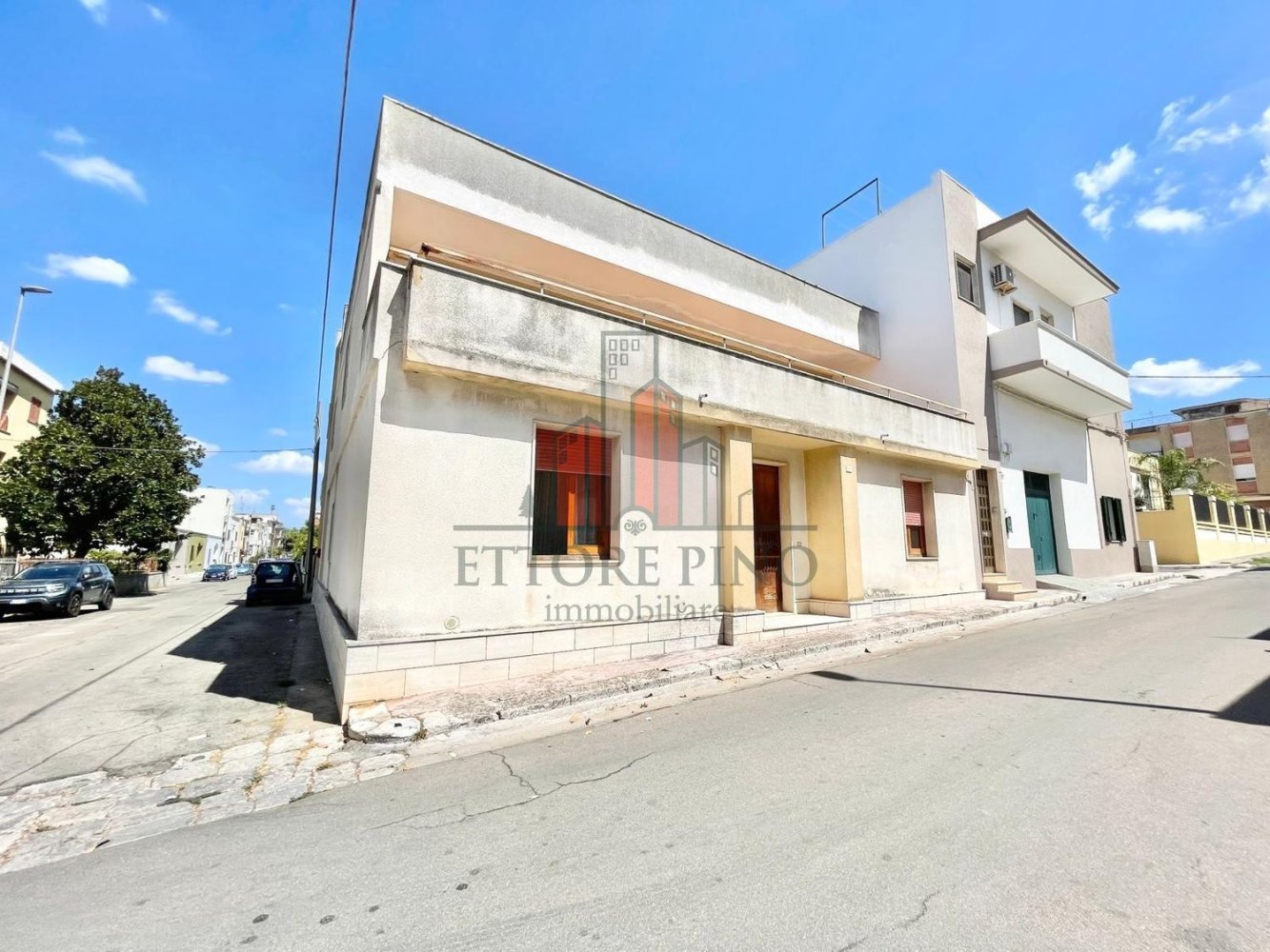 Здание 356м² в Casarano, Италия № 301360