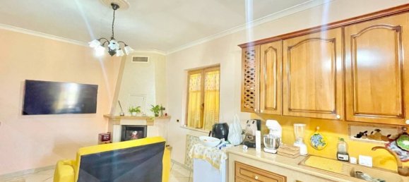 Apartamento de 3 dormitorios en Giugliano in Campania, Italy No. 260296 2