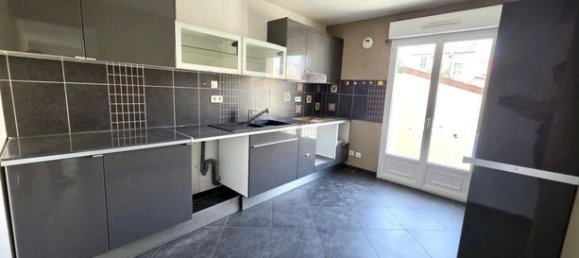 2 Schlafzimmer Haus in La Courneuve, France, Nr. 310938 3