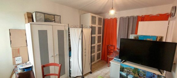 1 bedroom Apartment in Pertuis, France No. 286852 4