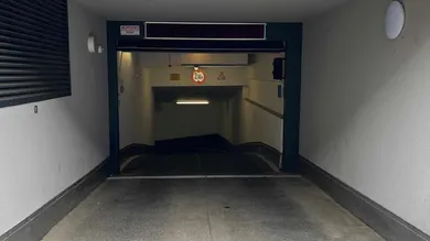 Estacionamento em Hernals, Austria N.º 46615