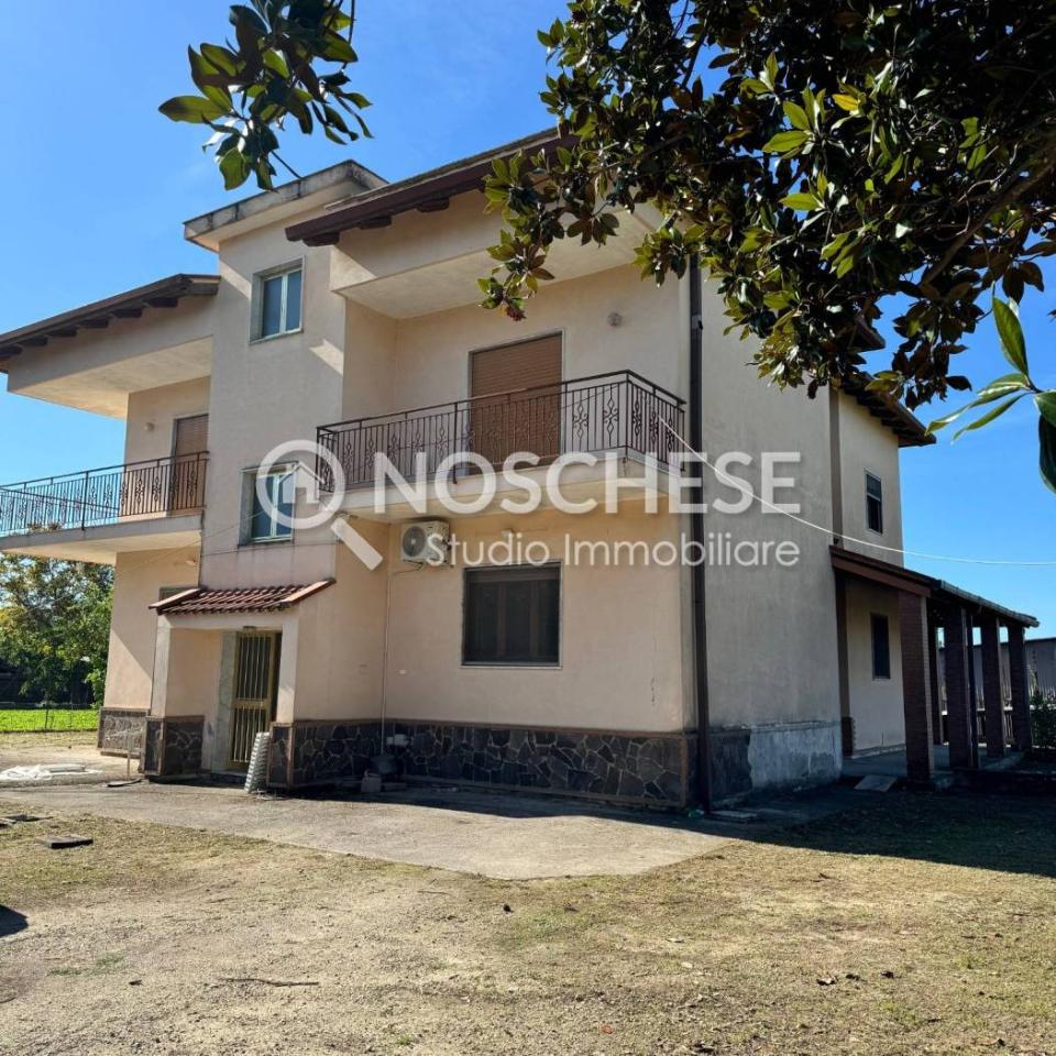 6 rooms Villa in Pontecagnano Faiano, Italy No. 65227