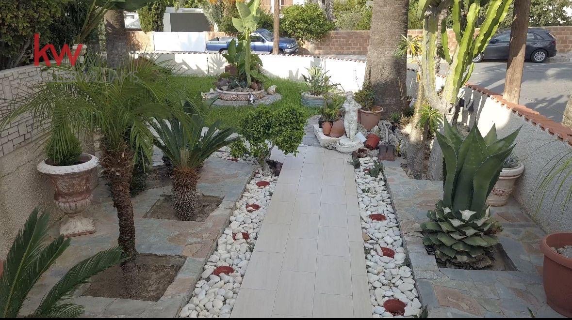 4 bedrooms Townhouse for sale in Larnaka, Cyprus № 27008