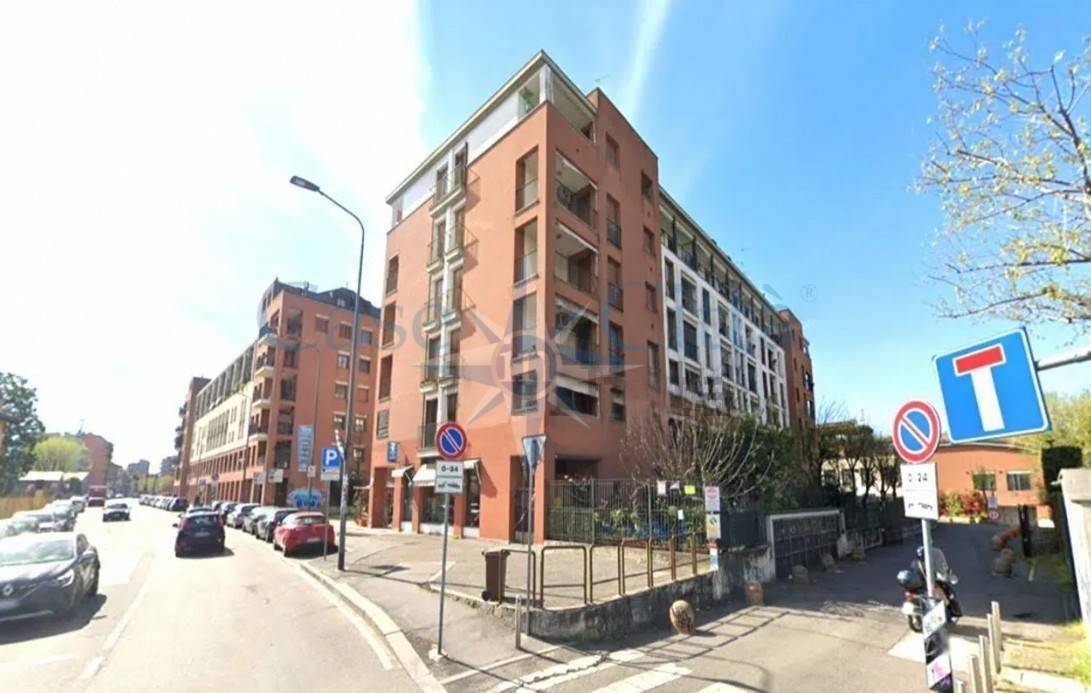 18m² Garage in Milan, Italy No. 395456