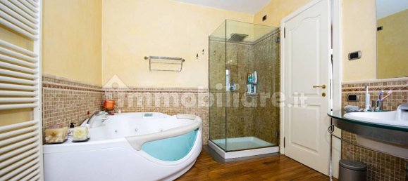5 Schlafzimmer Villa in Bergamo, Italy, Nr. 170940 16