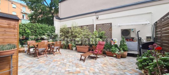 2 bedrooms Apartment in Modena, Italy No. 323376 2