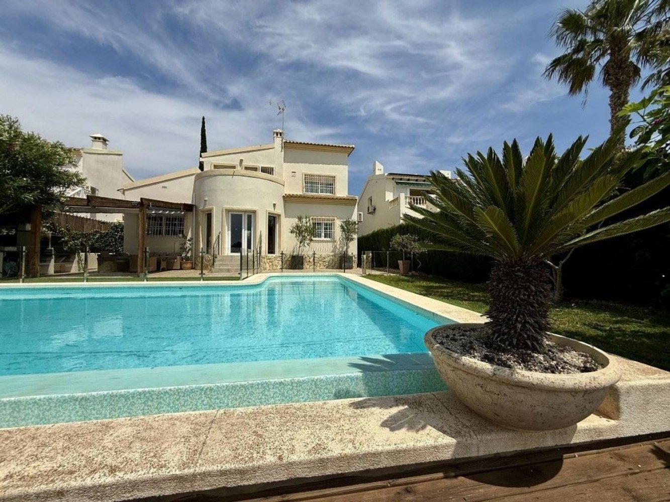 4 bedrooms Villa in Alicante, Spain No. 275580