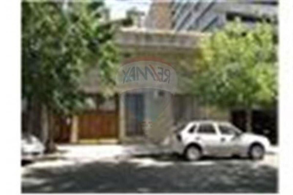 Casa de 8 dormitorios en Buenos Aires, Argentina No. 72266