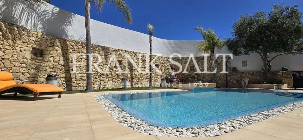 3 bedrooms House in Zurrieq, Malta No. 5219